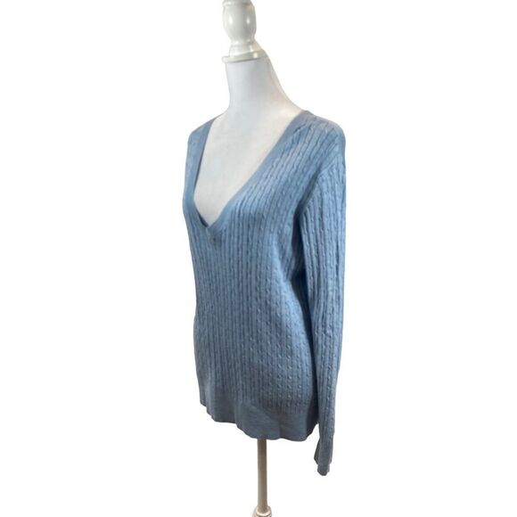 H&M Ladies Cable Knit V Neck Light Blue Sweater Size Large - Picture 3 of 8